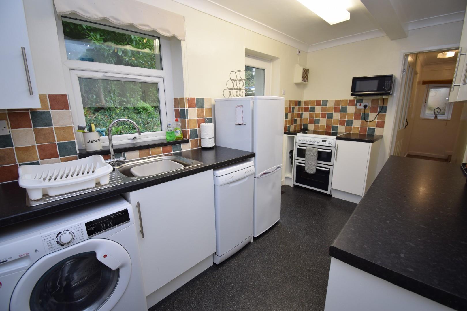 Cottage - Kitchen.JPG